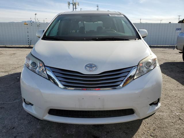 Photo 5 from auction – 2017 TOYOTA SIENNA XLE with VIN 5TDYZ3DC2HS824878