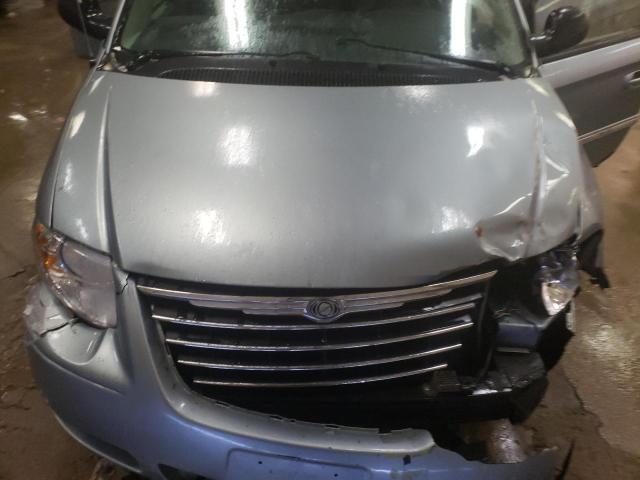 Photo 12 from auction – 2005 CHRYSLER TOWN & COU with VIN 2C4GP54L35R277945