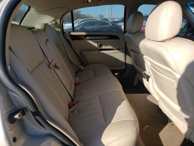 Photo 10 from auction – 2004 LINCOLN TOWN CAR E with VIN 1LNHM81WX4Y603923