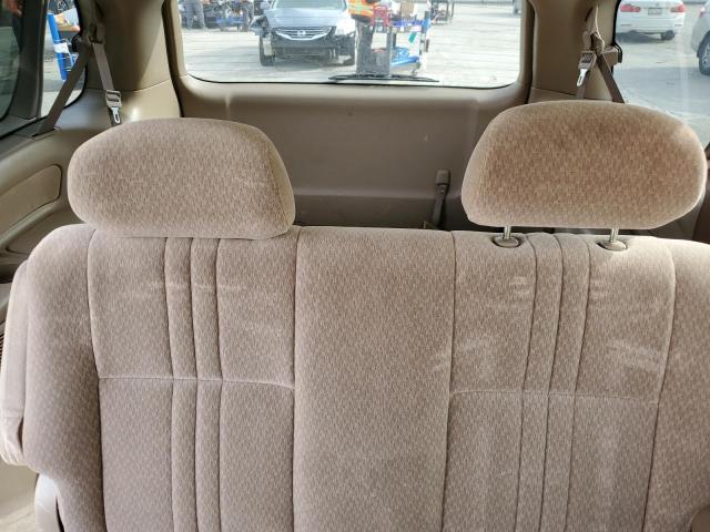 Photo 10 from auction – 2002 TOYOTA SIENNA CE with VIN 4T3ZF19C42U482690