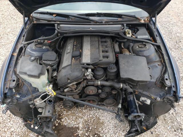 Photo 11 from auction – 2002 BMW 325 I with VIN WBAEV334X2KL58010