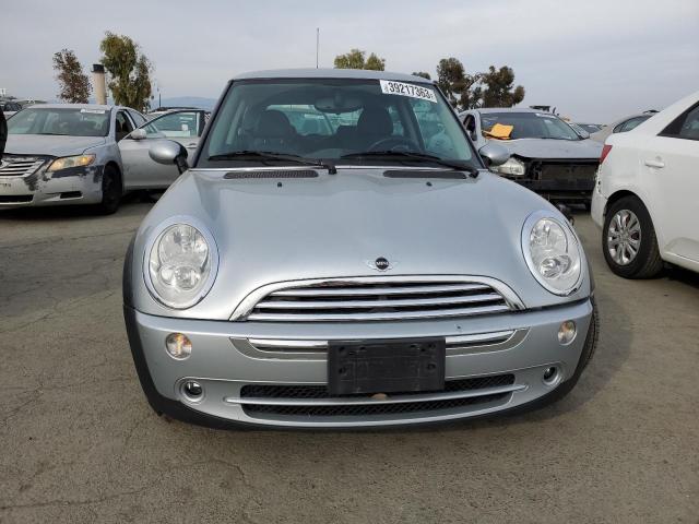Photo 5 from auction – 2005 MINI COOPER with VIN WMWRC335X5TK62845