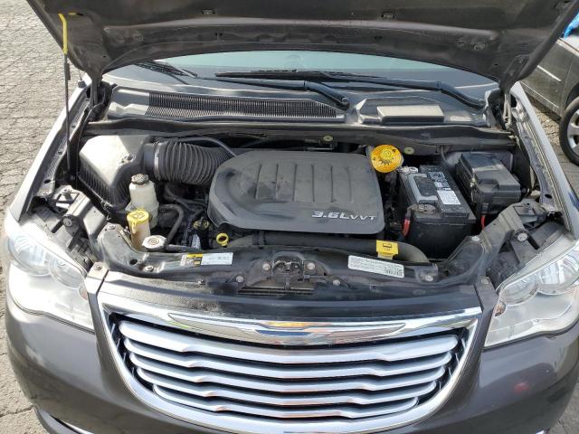 Photo 11 from auction – 2015 CHRYSLER TOWN & COU with VIN 2C4RC1BG8FR595032
