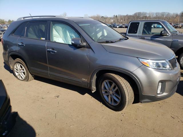 Photo 4 from auction – 2014 KIA SORENTO LX with VIN 5XYKTDA60EG460626