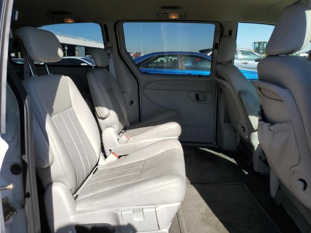 Photo 11 from auction – 2005 CHRYSLER TOWN & COU with VIN 2C4GP54L75R214329