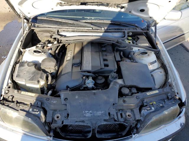 Photo 11 from auction – 2004 BMW 330 XI with VIN WBAEW53444PN35116