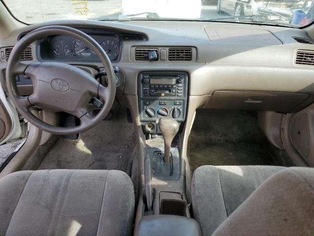 Photo 8 from auction – 2001 TOYOTA CAMRY LE with VIN 4T1BF22K91U970274