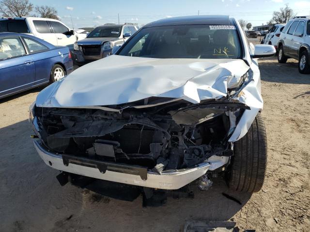 Photo 5 from auction – 2017 GENESIS G80 BASE with VIN KMHGN4JE0HU200832