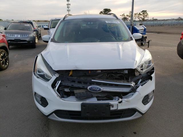 Photo 5 from auction – 2017 FORD ESCAPE SE with VIN 1FMCU9GD3HUB34547