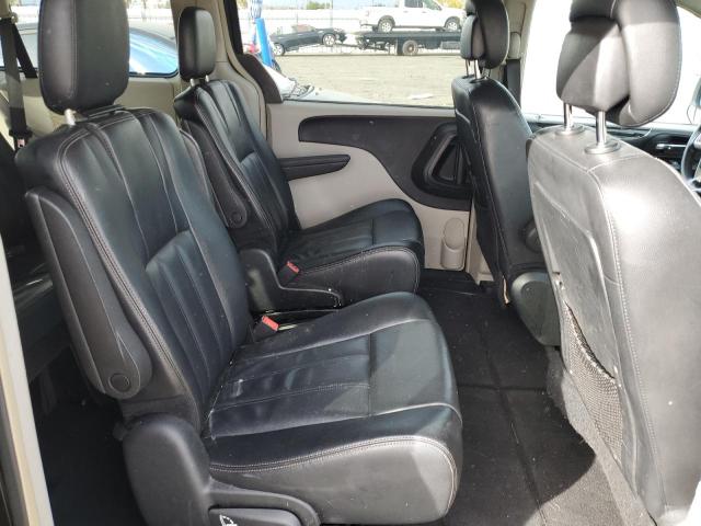 Photo 10 from auction – 2015 CHRYSLER TOWN & COU with VIN 2C4RC1BG8FR595032