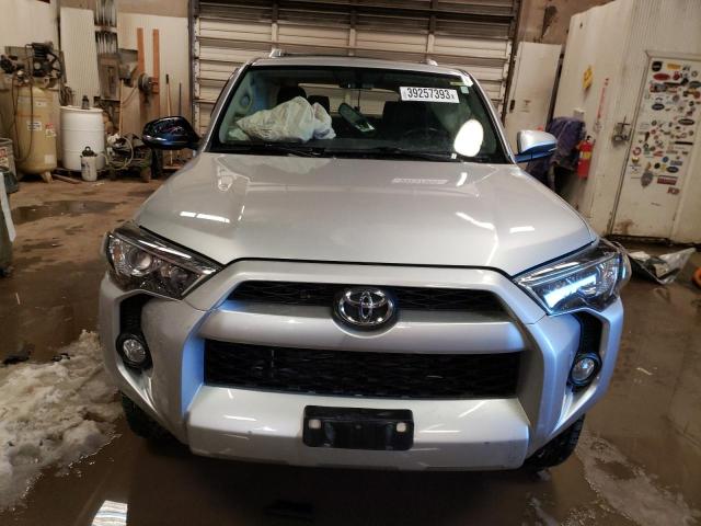 Photo 5 from auction – 2018 TOYOTA 4RUNNER SR with VIN JTEBU5JR2J5515797