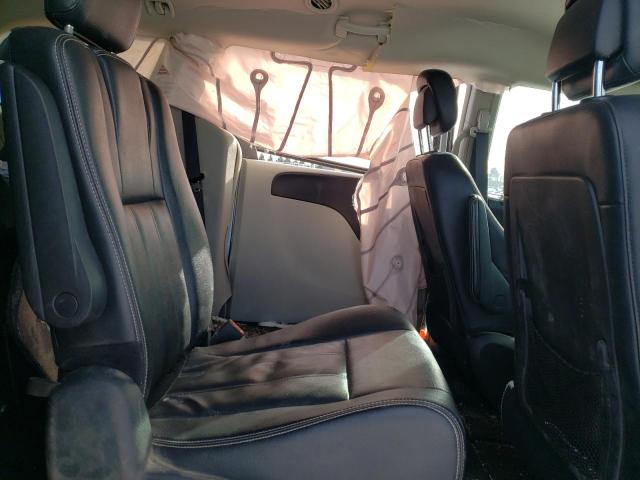 Photo 11 from auction – 2016 CHRYSLER TOWN & COU with VIN 2C4RC1BG6GR187727
