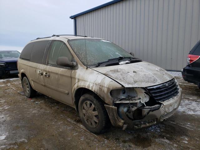 Photo 4 from auction – 2005 CHRYSLER TOWN & COU with VIN 2C4GP54L45R202297