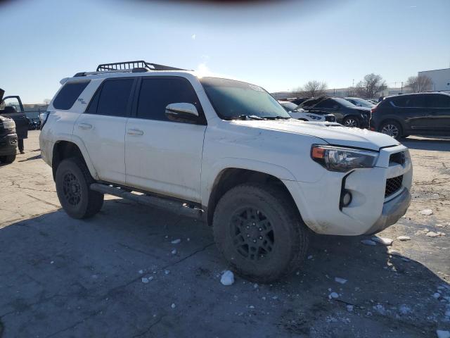 Photo 4 from auction – 2018 TOYOTA 4RUNNER SR with VIN JTEBU5JR9J5484273