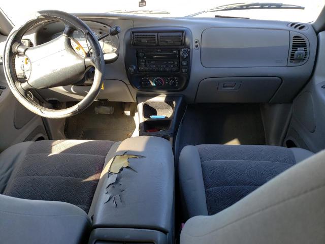 Photo 8 from auction – 2000 FORD EXPLORER with VIN 1FMZU83P1YZB89750