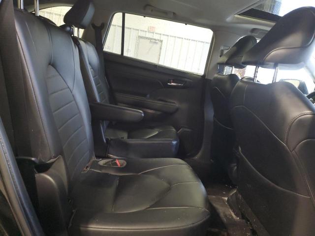 Photo 11 from auction – 2022 TOYOTA HIGHLANDER with VIN 5TDGZRAH4NS103441