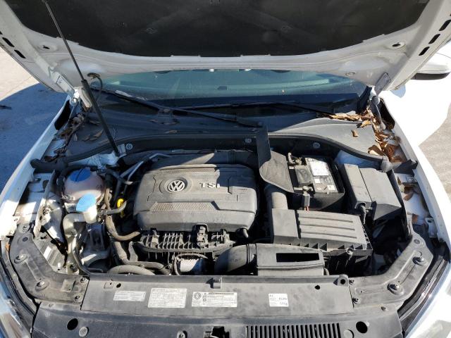 Photo 11 from auction – 2014 VOLKSWAGEN PASSAT S with VIN 1VWAS7A3XEC053789