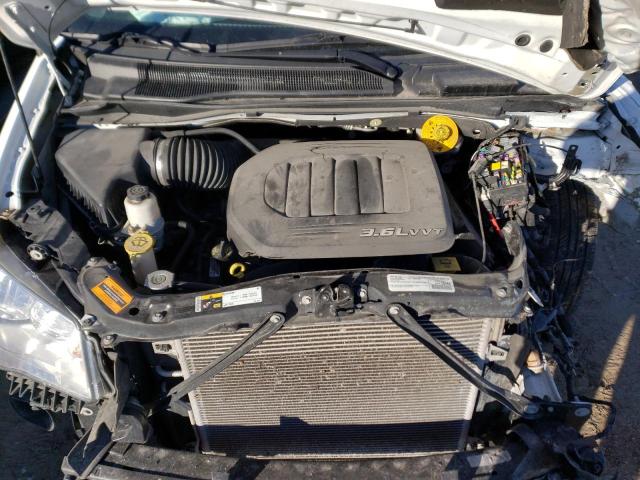 Photo 12 from auction – 2016 CHRYSLER TOWN & COU with VIN 2C4RC1BG7GR212828