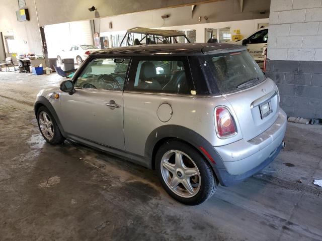 Photo 2 from auction – 2008 MINI COOPER with VIN WMWMF33508TT61311