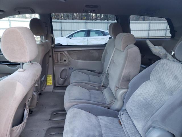 Photo 11 from auction – 2004 TOYOTA SIENNA CE with VIN 5TDZA23C24S207837