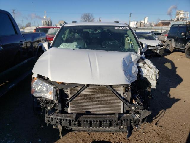 Photo 5 from auction – 2016 CHRYSLER TOWN & COU with VIN 2C4RC1BG7GR212828