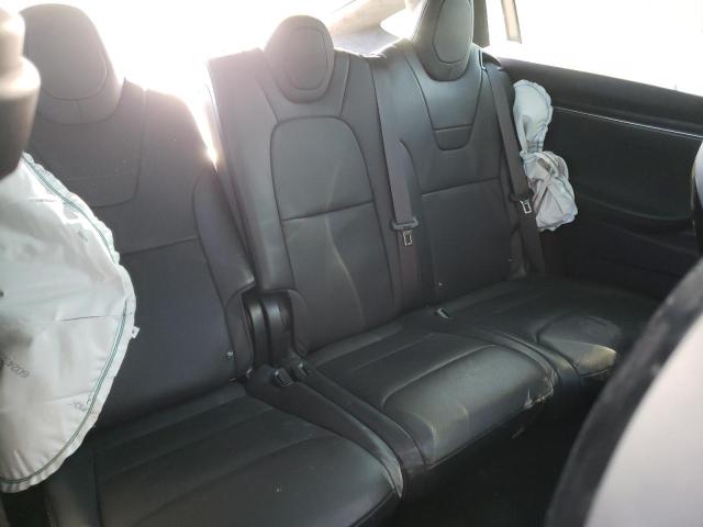 Photo 10 from auction – 2016 TESLA MODEL X with VIN 5YJXCDE29GF030231