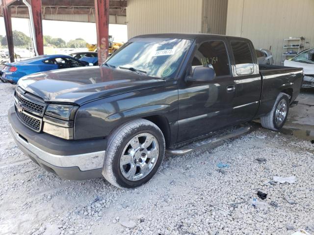 CHEVROLET SILVERADO 2004 with VIN 2GCEC19V641307216 - Photo from auction