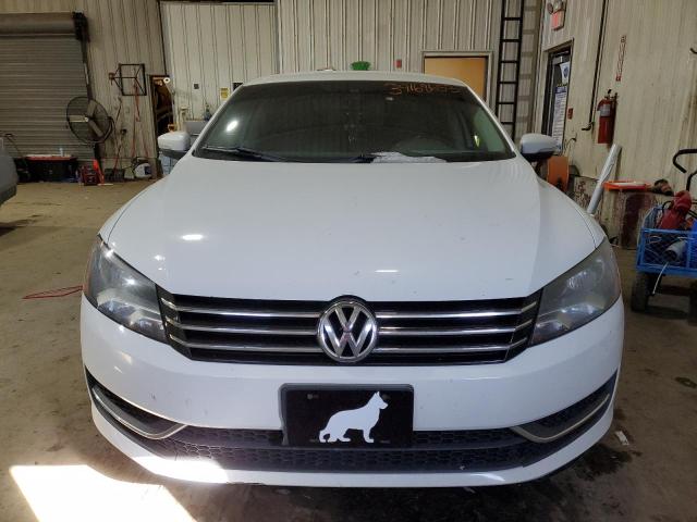 Photo 5 from auction – 2015 VOLKSWAGEN PASSAT S with VIN 1VWAT7A3XFC079985