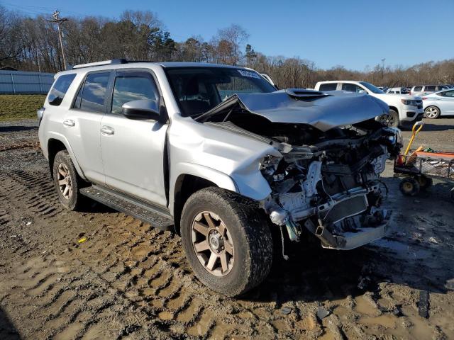Photo 4 from auction – 2016 TOYOTA 4RUNNER SR with VIN JTEBU5JR2G5277314