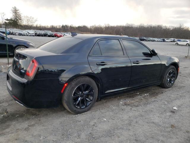 Photo 3 from auction – 2016 CHRYSLER 300 LIMITE with VIN 2C3CCAAG6GH207850