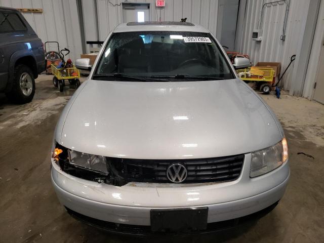 Photo 5 from auction – 2000 VOLKSWAGEN PASSAT GLS with VIN WVWMA23B3YP171920