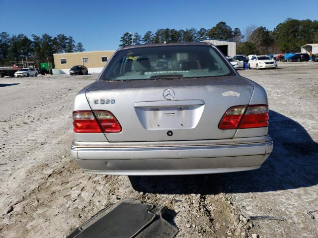 Foto 6 de la subasta – 2000 MERCEDES-BENZ E 320 con VIN WDBJF65J2YB119299