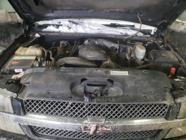 Photo 11 from auction – 2004 CHEVROLET SILVERADO with VIN 1GCHK29UX4E264379