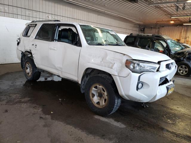 Photo 4 from auction – 2017 TOYOTA 4RUNNER SR with VIN JTEBU5JR8H5476501