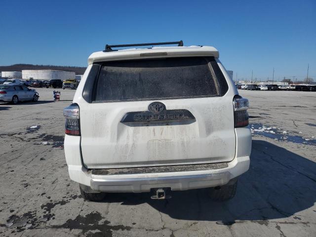 Photo 6 from auction – 2018 TOYOTA 4RUNNER SR with VIN JTEBU5JR9J5484273