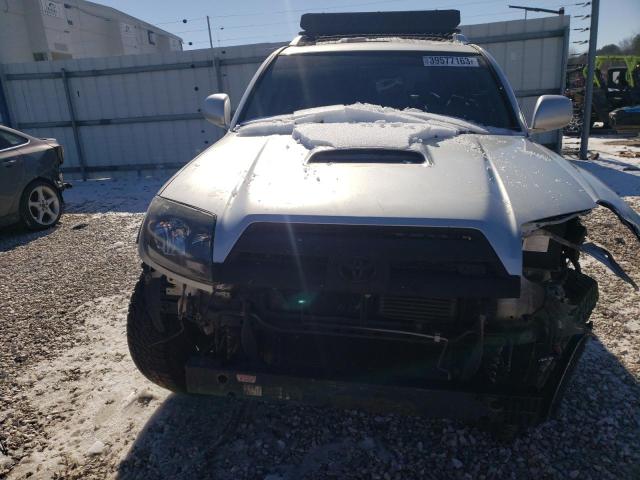 Photo 5 from auction – 2005 TOYOTA 4RUNNER SR with VIN JTEBT14R658019932
