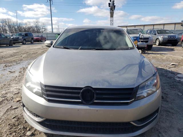 Photo 5 from auction – 2013 VOLKSWAGEN PASSAT S with VIN 1VWAP7A31DC021300