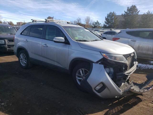 Photo 4 from auction – 2015 KIA SORENTO LX with VIN 5XYKTCA60FG584181