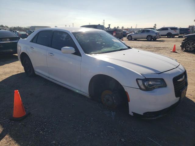 Photo 4 from auction – 2016 CHRYSLER 300 S with VIN 2C3CCAGG8GH253106