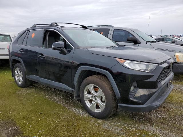 Photo 4 from auction – 2019 TOYOTA RAV4 XLE with VIN 2T3W1RFV2KW044160