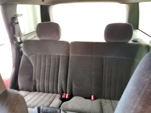Photo 10 from auction – 2001 CHEVROLET BLAZER with VIN 1GNCS13W112127950