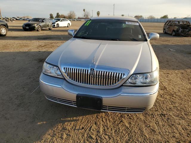 Photo 5 from auction – 2011 LINCOLN TOWN CAR S with VIN 2LNBL8CV9BX750552