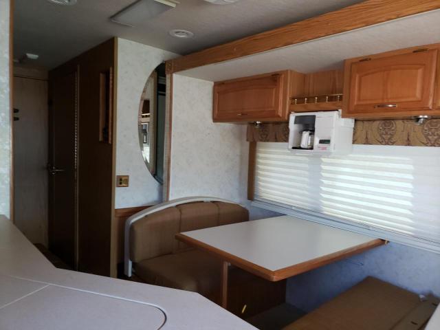 Photo 6 from auction – 2000 FORD RV with VIN 1FCNF53S0Y0A09226