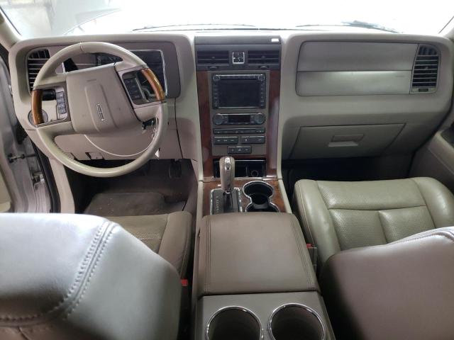 Photo 8 from auction – 2011 LINCOLN NAVIGATOR with VIN 5LMJJ2J56BEJ06443