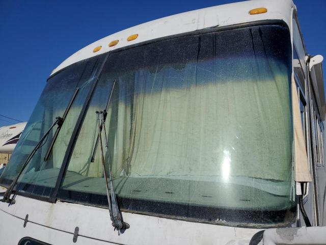 Photo 9 from auction – 2003 WORKHORSE CUSTOM CHASSIS MOTORHOME with VIN 5B4LP57G323353218