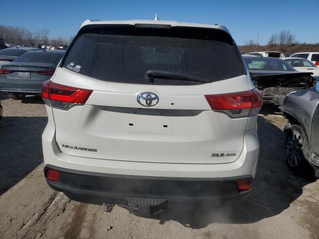 Photo 6 from auction – 2018 TOYOTA HIGHLANDER with VIN 5TDJZRFH2JS560077
