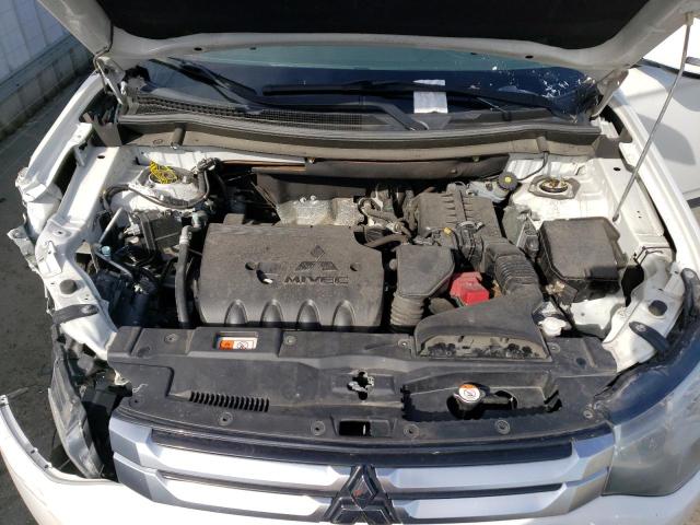 Photo 12 from auction – 2015 MITSUBISHI OUTLANDER with VIN JA4AZ3A35FZ001082