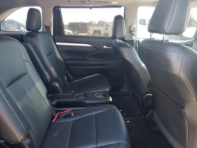 Photo 11 from auction – 2017 TOYOTA HIGHLANDER with VIN 5TDKZRFH4HS210285