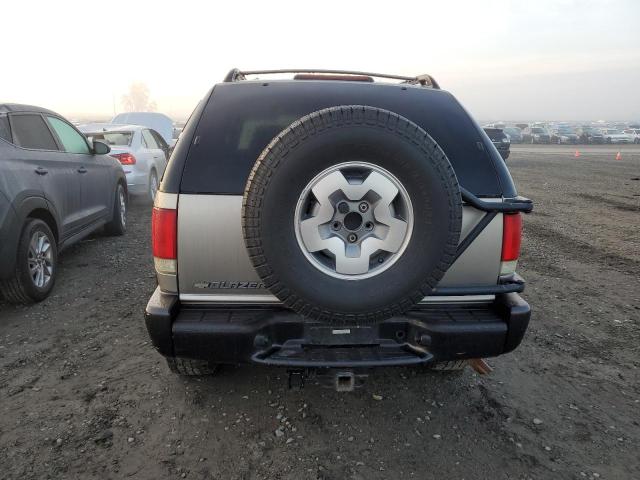 Photo 6 from auction – 2002 CHEVROLET BLAZER with VIN 1GNCT18W32K144546