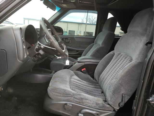 Photo 7 from auction – 2000 CHEVROLET BLAZER with VIN 1GNCT18W1YK281400